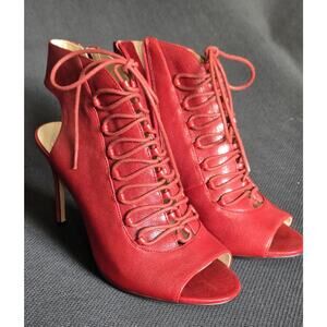 EUC Vince Camuto Women Shooties Chiane 4in Heel Boots 7.5‎ Red Round Toe Leather